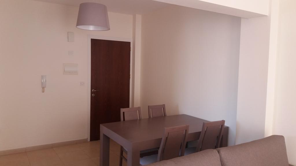 Apartmán 202 Mandritis Court Larnaca Exteriér fotografie